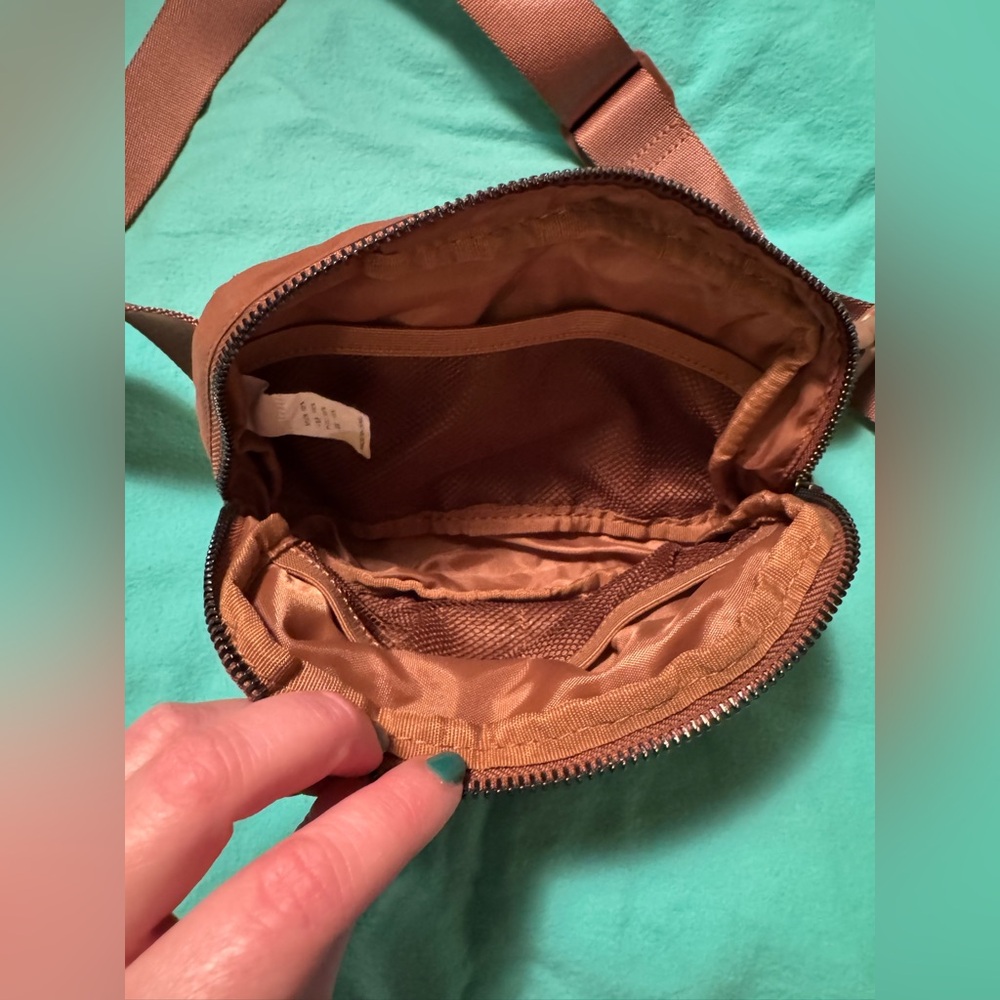 Brown Fanny pack. - Picture 3 of 3